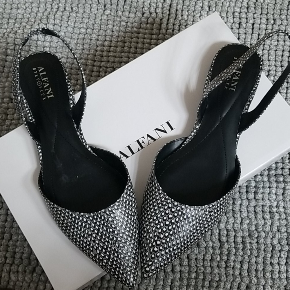 Alfani flat pointed shoes